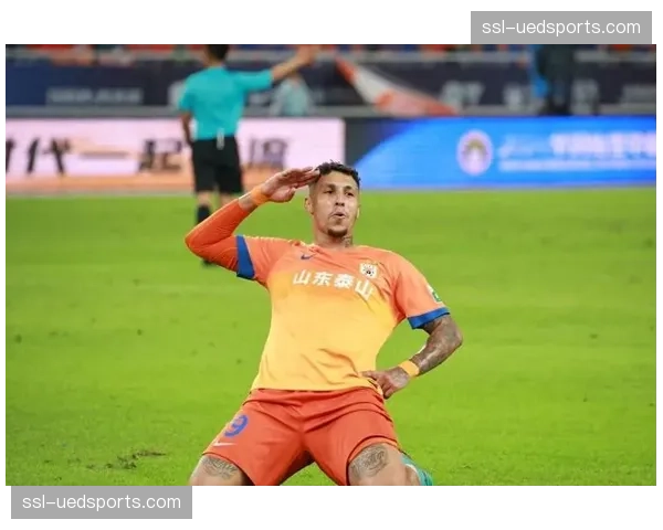 官方：巴西前锋克雷桑与山东泰山足球俱乐部完成续约